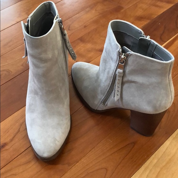 Lauren Ralph Lauren Grey suede booties 7.5 - Picture 2 of 6